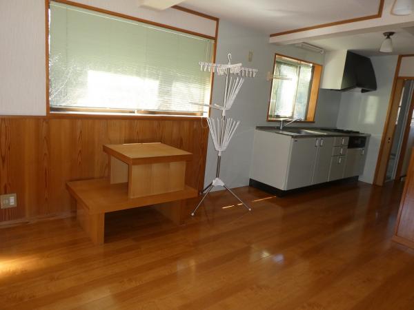 2階キッチンと洋室